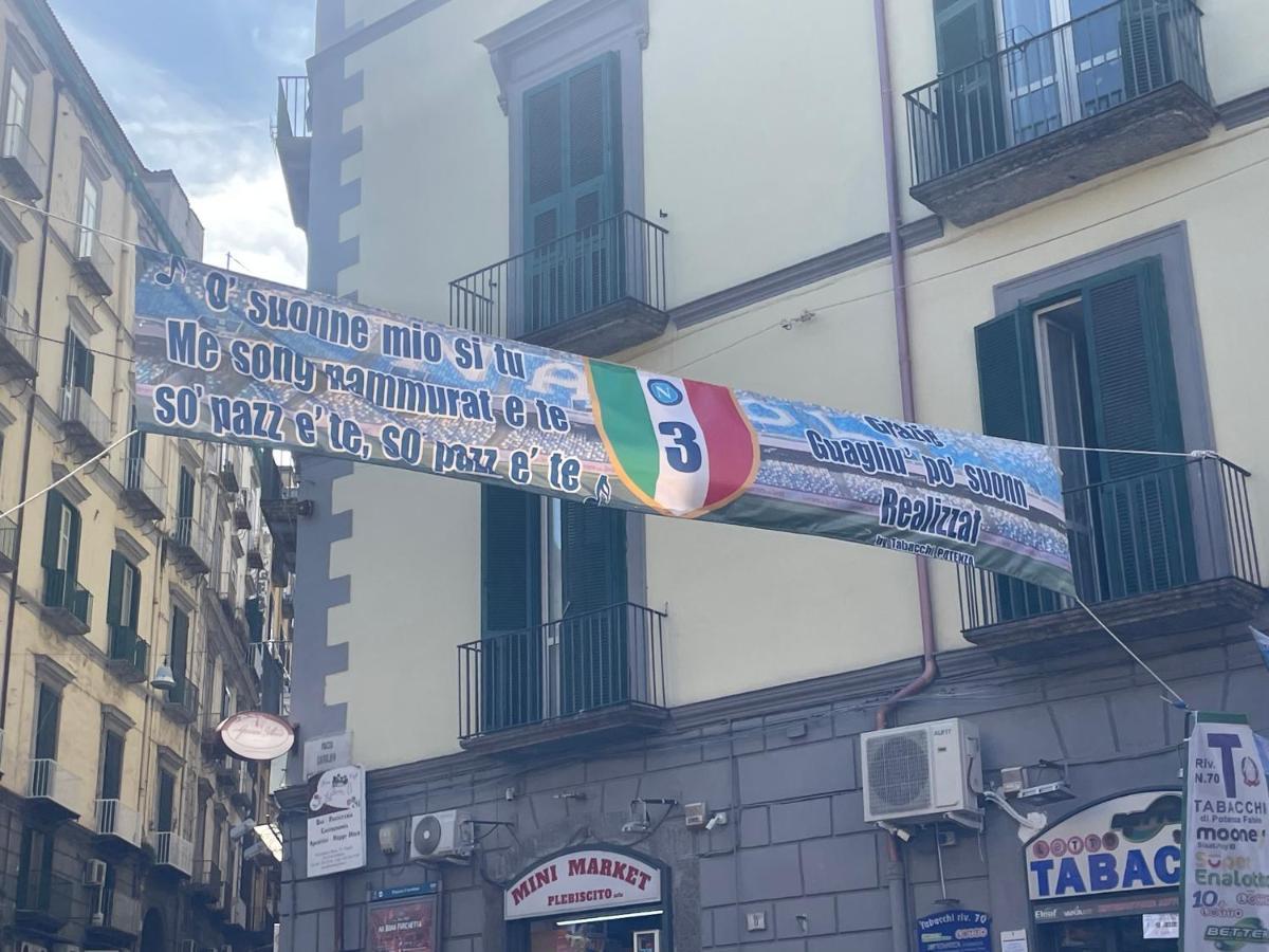 Casetta Piazza Plebiscito Neapel Exterior foto